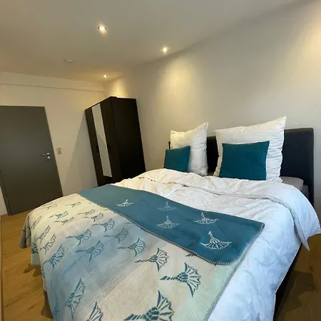 Apartment Dachgeschosswohnung Mit Ausblick *